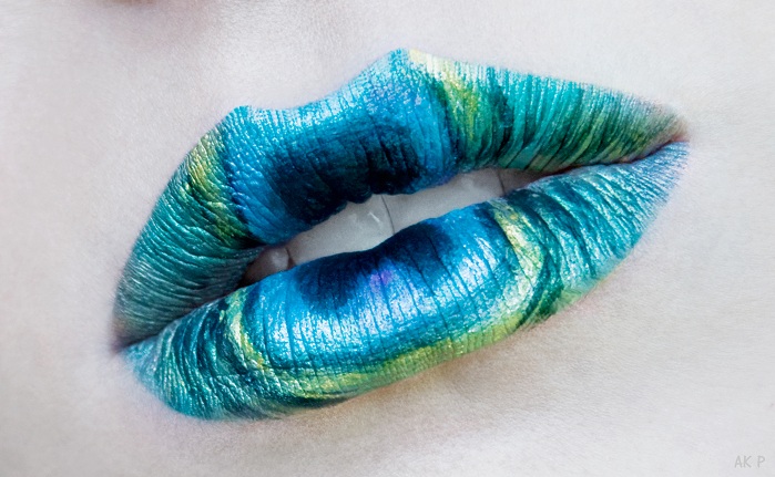 peacock_lips_by_ryo_says_meow-d532y74.jpg